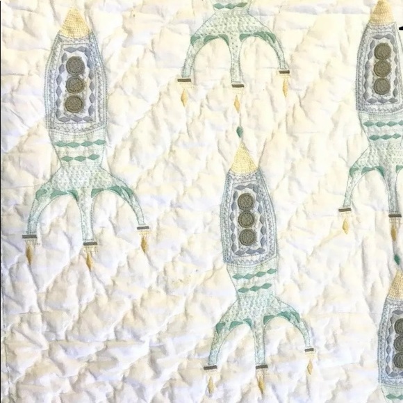 🌞 POTTERY BARN Kids Embroidered Space Ship Quilt - Picture 3 of 8